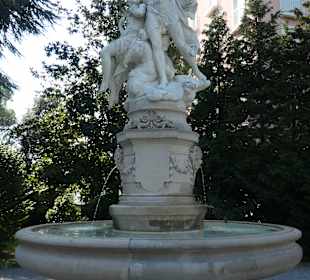 Der Brunnen Helios und Selena im St.-Jakob-Park