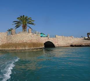 Mit dem Motorboot durch klein Venedig von Ägypten