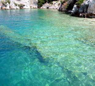 Mauer der untergegangenen Stadt