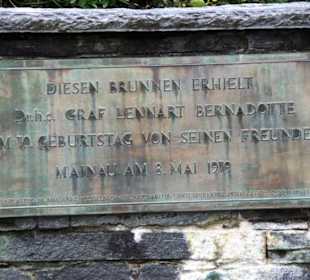 Am Kunstbrunnen Oberhalb