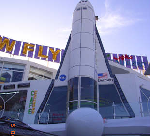 Einkaufszentrum am Hotel