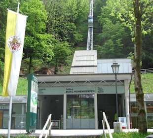 Bequemer Aufstieg zur Burg möglich