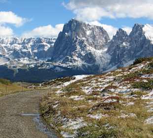Lang- und Plattkofel nach kurzem Schnellfall im September