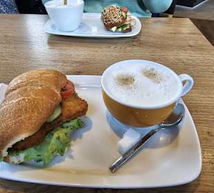 Müllerbäck direkt an der Brücke