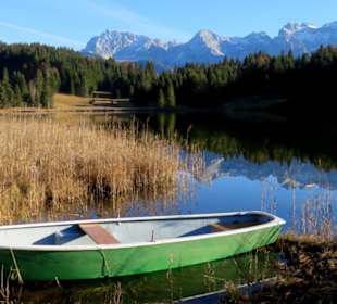 Ruderboot am See