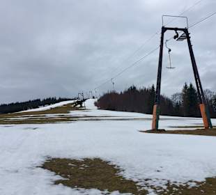 Direkt am Hotel gelegener Skilift