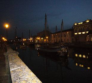 Cesenatico Hafen bei Nacht