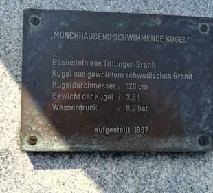 Infotafel zur Schwimmenden Kugel