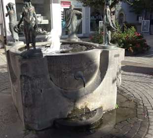 Vierjahreszeit-Brunnen