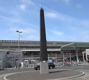 Obelisk des Tutanchamun von Rita McBride