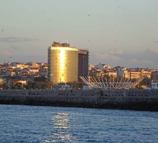Aussicht auf Kadiköy von der Fähre