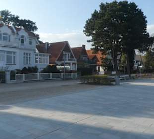 Bummel entlang der Strandpromenade von Travemünde