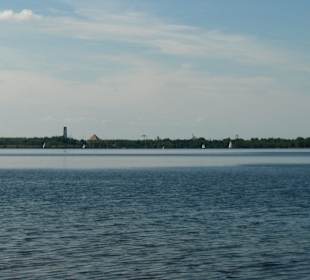 Der nahe gelegene Cospudener See