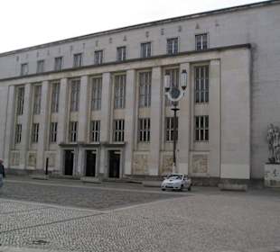 Universität