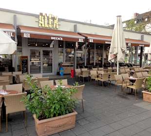 Außenplätze am frühen Samstagmorgen