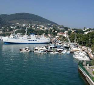 Hafen von Ischia Porto