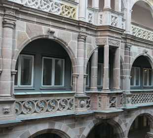 Pellerhaus am Egidienplatz: im Arkadenhof
