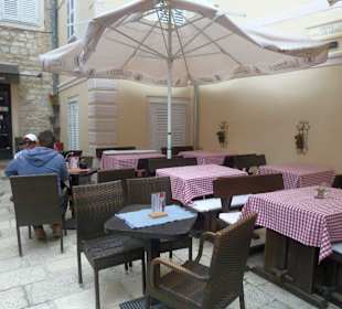 Beim Jupiter Luxury Hotel