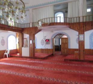 4. Punkt, im Dorf, schöne Moschee