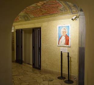 Krypta der Päpste unter dem Dom