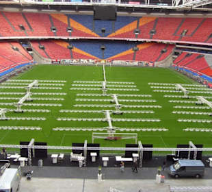 Blick auf den Rasen mit ihrer Besonnungsanlage