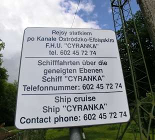 Hinweisschild über den Kanal