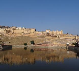 Fort Amber aus der Ferne