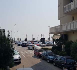 Seitenstraße hin zum Zenith