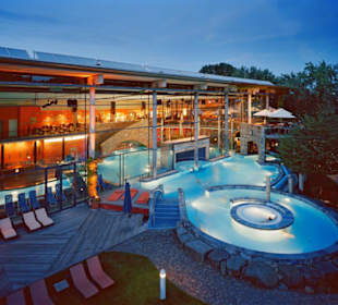 Außenbecken mit Strömungskanal