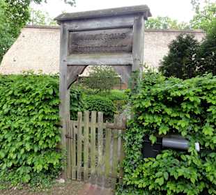 Eingangstor zum Heimathaus Irmintraut