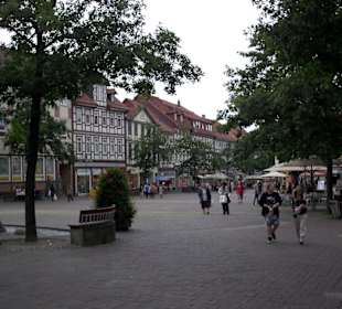 Blick in die Fußgängerzone und Einkaufsstraße