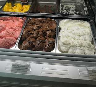 Leckeres Eis im „danz11 Eis & Kuchen“