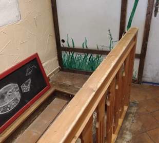 Treppe zur Toilette