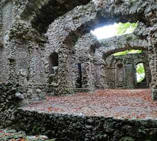 Im Ruinentheater des Felsengartens