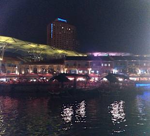 Clark Quay am Abend