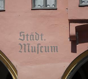 Historische Beschriftung am Museum Wasserburg