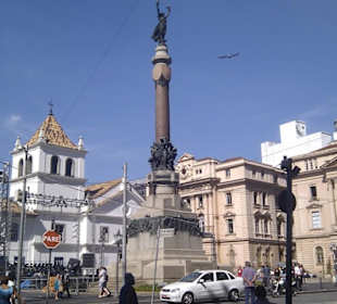 Das Anchieta Museum (links im Bild)