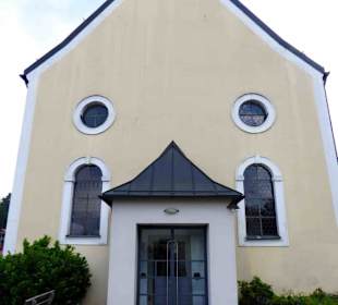 Außensicht von Osten her, Haupteingang