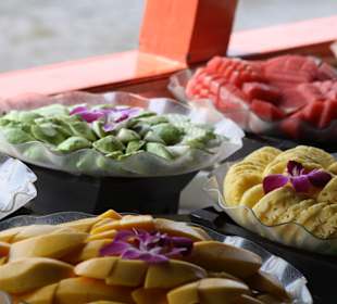 Lecker Obst beim Ausflug mit der Reisbarke