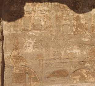 neben dem Tempel von Abu Simbel