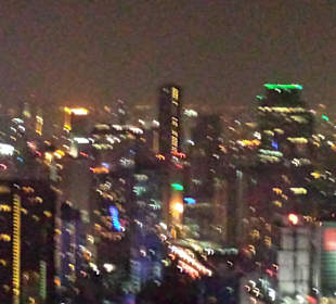 Blick auf das Lichtermeer der Stadt