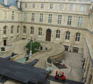 Im Innenhof vom Fenster aus