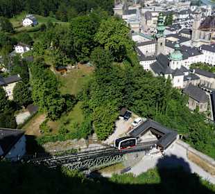 Shuttle zwischen Stadt und Burg