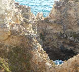 Blick von oben in die Grotten