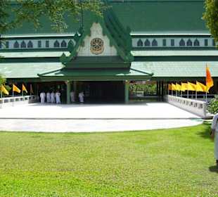 eine offene "Gebetshalle" auf dem Tempelgelände