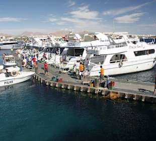 Bei der Ausfahrt vom Hafen