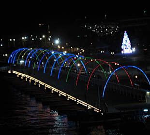 Königin Emmabrug bei Nacht 12/13