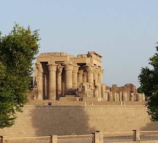 Vom Schiff auf Kom Ombo