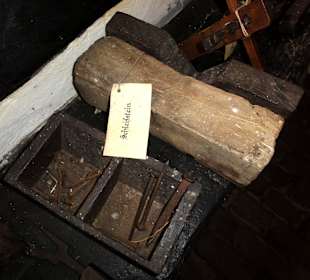 Rundgang durch das Torfschiffwerft-Museum