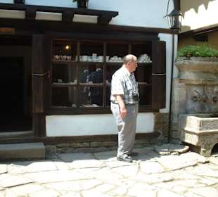 Vor dem Süßigkeitenladen